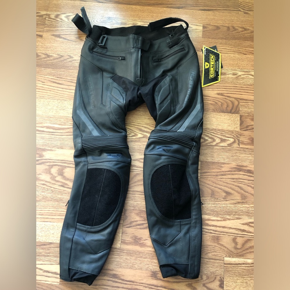 Cortech Size Large Apex Women's Black Leather Pant Sport fit w/ Pre-formed legs